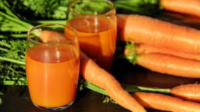 huyết áp cao kiêng uống nước ép cà rốt
